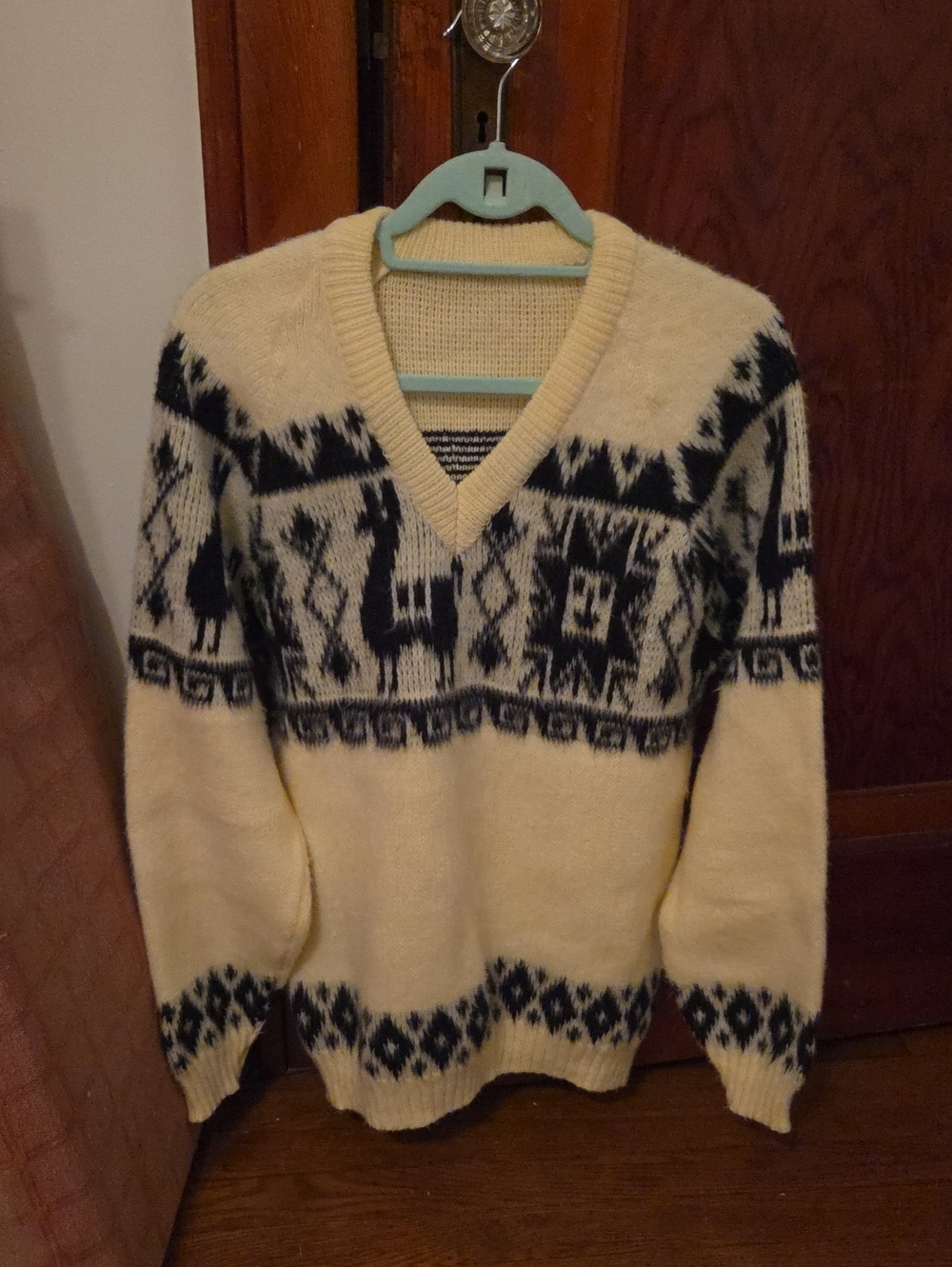 Alpaca Sweater - Picture 2 of 11